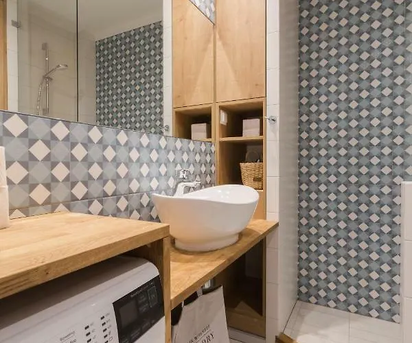 Apartament Downtown Apartment *